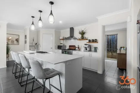 Property photo of 5 Iwasaki Crest Ellenbrook WA 6069
