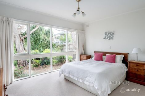 Property photo of 29 Delfin Crescent Greensborough VIC 3088