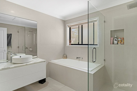 Property photo of 2/20 Paddington Drive Carrara QLD 4211