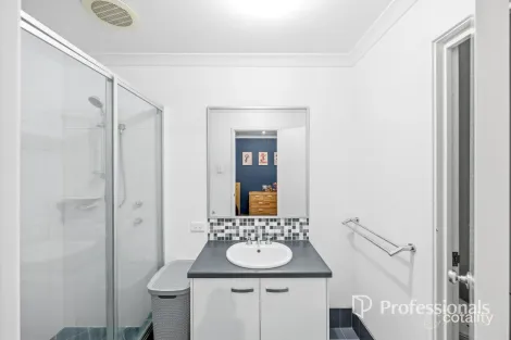 Property photo of 24 Mercury Pass Australind WA 6233