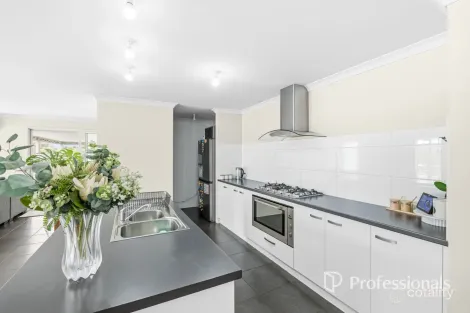 Property photo of 24 Mercury Pass Australind WA 6233