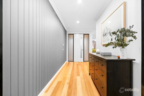Property photo of 51 Higgins Street Fraser Rise VIC 3336