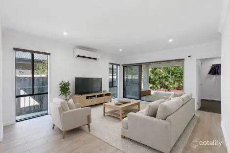 Property photo of 12 Cassidy Crescent Willow Vale QLD 4209