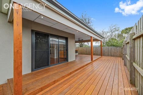 2/18 Gardner St, Koo Wee Rup, VIC 3981
