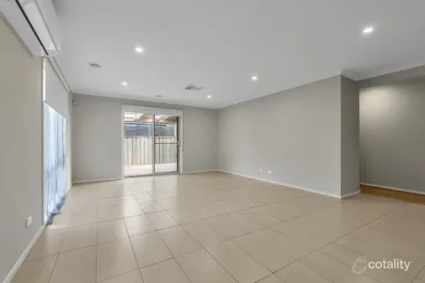 Property photo of 5 Myoora Street Werribee VIC 3030