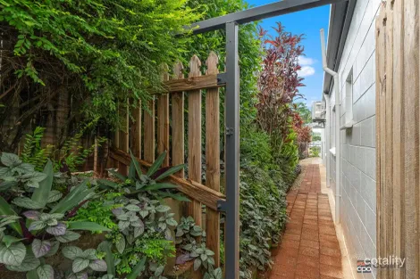 Property photo of 21 Adam Drive Brinsmead QLD 4870