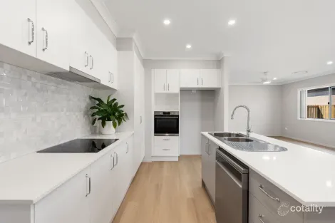 Property photo of 20 Turton Circuit Highfields QLD 4352