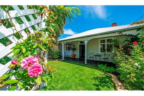 Property photo of 1 Trafford Street Beaconsfield WA 6162