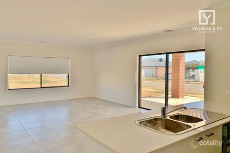 Property photo of 29 Daylesford Crescent Kialla VIC 3631