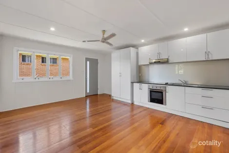 2/82 Eugaree St, Southport, QLD 4215