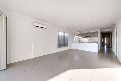 Property photo of 20 Barley Crescent Clyde North VIC 3978