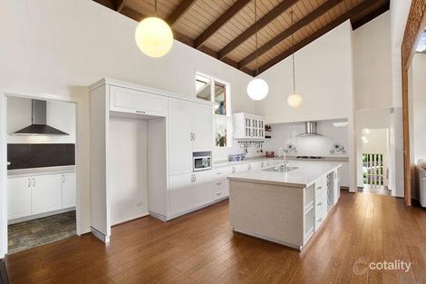 Property photo of 34 Huntingfield Drive Doncaster East VIC 3109