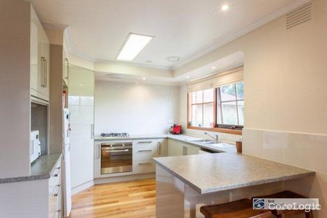 Property photo of 3 Lawson Way Endeavour Hills VIC 3802