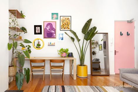 Property photo of 13/300 Racecourse Road Flemington VIC 3031