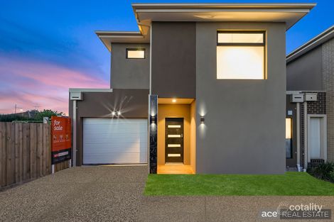 Property photo of 2/8 Ancona Court Point Cook VIC 3030
