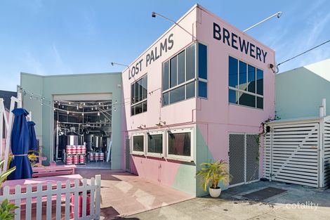 11 Oak Ave, Miami, QLD 4220
