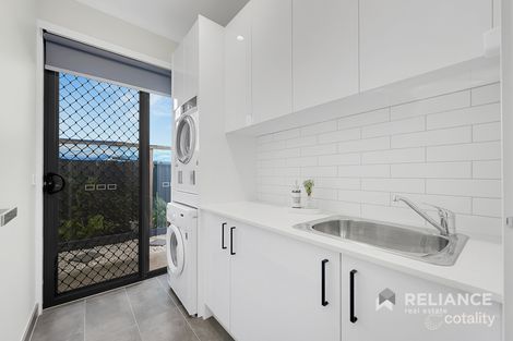 Property photo of 5 Riverglen Drive Craigieburn VIC 3064