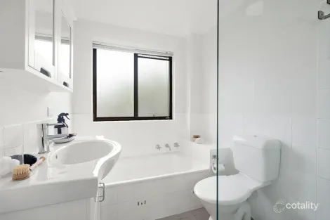 Property photo of 11/9-11 Mactier Street Narrabeen NSW 2101