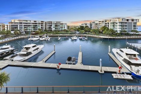 Property photo of 2402/323 Bayview Street Hollywell QLD 4216