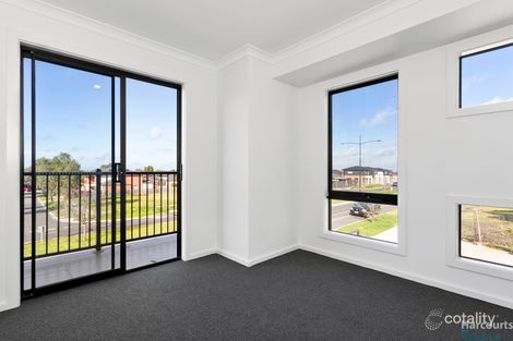 Property photo of 27 Daydream Place Wollert VIC 3750