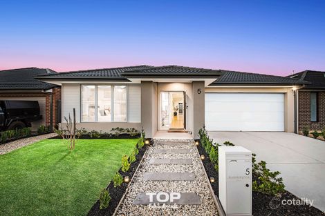 5 Boysenberry Cl, Clyde North, VIC 3978