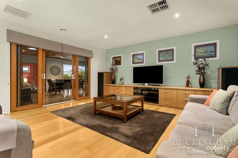 Property photo of 5 Plantago Court Greensborough VIC 3088