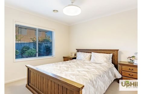 Property photo of 64 Como Parade Clyde North VIC 3978