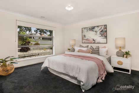 Property photo of 1 Bayleaf Street Berwick VIC 3806