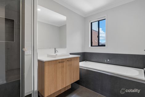 Property photo of 13 Ringtail Place Beveridge VIC 3753