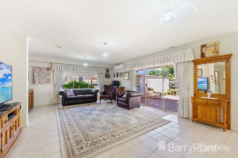 27 Hillsmeade Dr, Melton West, VIC 3337