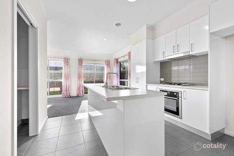 Property photo of 1 Apex Place Berwick VIC 3806