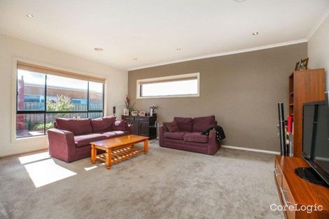 Property photo of 22 Salina Walk Caroline Springs VIC 3023