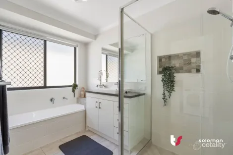 Property photo of 3 Kubler Crescent Redland Bay QLD 4165