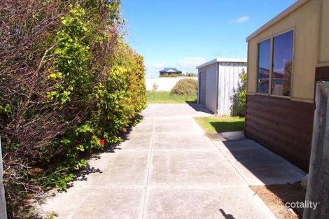 Property photo of 4 Stuart Place Two Rocks WA 6037