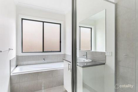 Property photo of 2/18 Market Garden Circuit Epsom VIC 3551