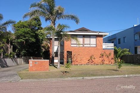2/15 Yamba St, The Entrance, NSW 2261