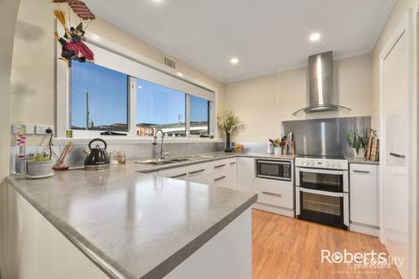 Property photo of 1 Heyes Place Mowbray TAS 7248