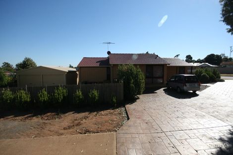 5 Lublin Cres, Hackham West, SA 5163