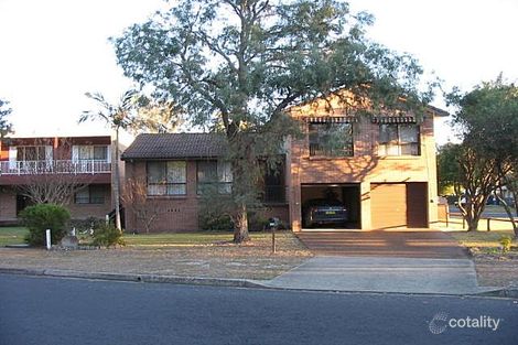 28 Natuna Ave, Budgewoi, NSW 2262