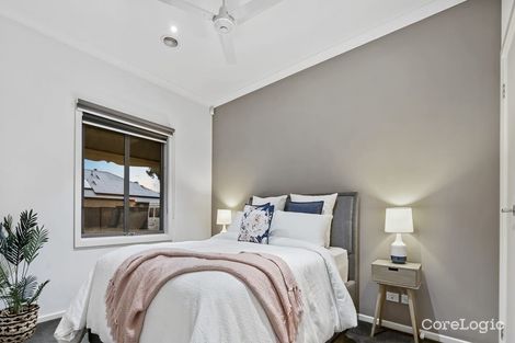 Property photo of 58 Ardsley Circuit Craigieburn VIC 3064