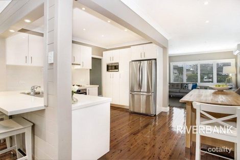 Property photo of 2 Hall Place Guildford West NSW 2161