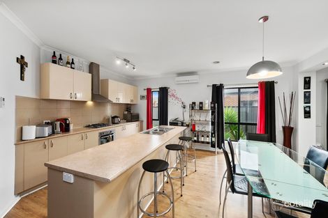 Property photo of 7 Howatt Place South Morang VIC 3752