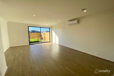 Property photo of 16 Lenox Walk Point Cook VIC 3030