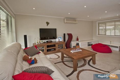 Property photo of 22 Coowarra Drive St Clair NSW 2759