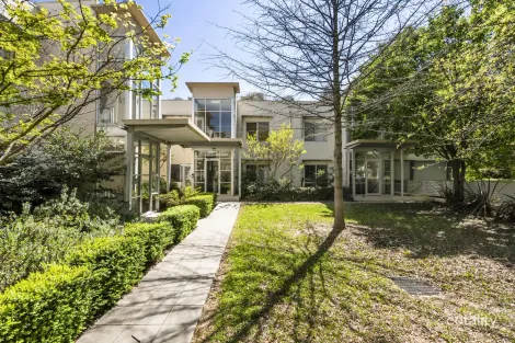 35/15 FOX PL, LYNEHAM, ACT 2602