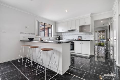 Property photo of 21 Parkside Walk Hoppers Crossing VIC 3029