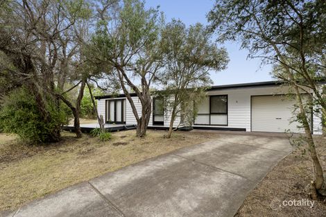 Property photo of 2 Jacqlyn Avenue Rye VIC 3941