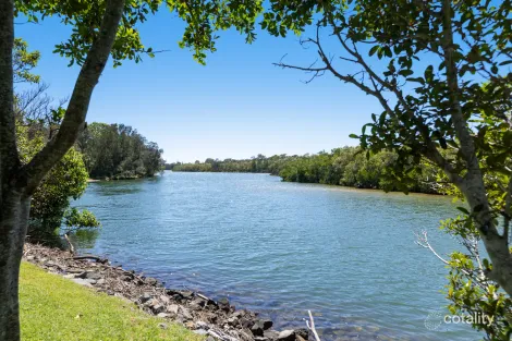 Property photo of 36/18 Tallebudgera Creek Road Burleigh Heads QLD 4220