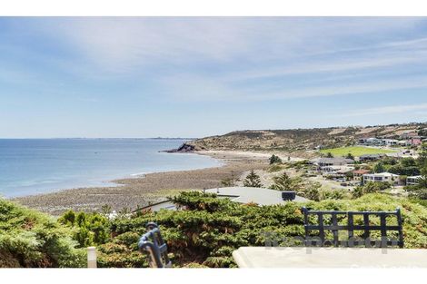 Property photo of 19 Albatross Walk Hallett Cove SA 5158