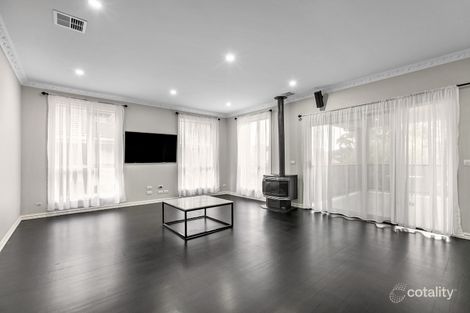 Property photo of 11 Hillrise Court Mill Park VIC 3082